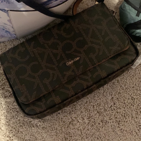 Calvin Klein purse - Picture 2 of 5